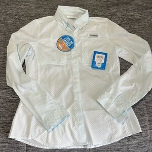 Women’s Columbia PFG shirt size small